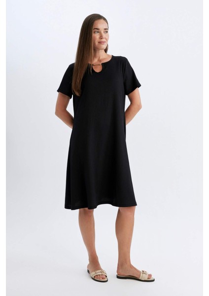 Regular Fit Bisiklet Yaka Bürümcük Kısa Kollu Midi Elbise