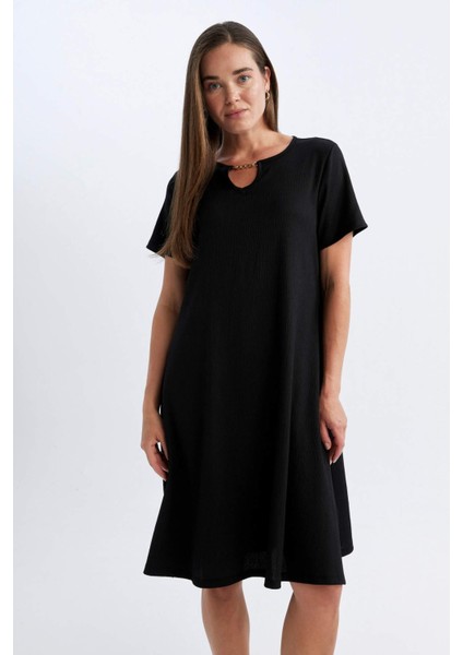 Regular Fit Bisiklet Yaka Bürümcük Kısa Kollu Midi Elbise