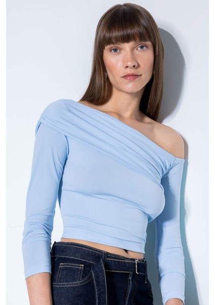 Slim Fit Dar Kesim Omzu Açık Basic Düz Uzun Kollu Bluz D4559AX24AU