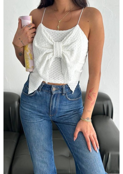 Kadın Fiyonk Ince Askılı Triko Atlet – Romantik & Dokulu Stil fiyatları