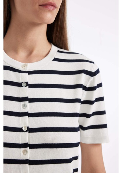 Regular Fit Çizgili Düğmeli Kısa Kollu Triko Hırka D4644AX24AU