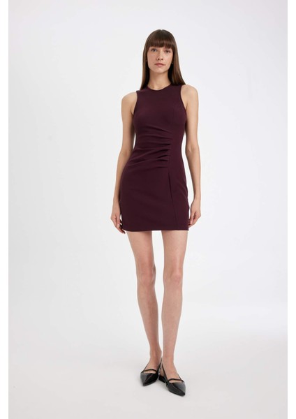 Bodycon Vücuda Oturan Bisiklet Yaka Drapeli Basic Düz Kolsuz Mini Bordo Elbise D3065AX24AU