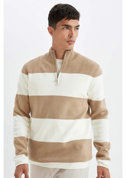 Standart Fit Normal Kesim Çizgili Dik Yaka Fermuarlı Triko Kazak A9518AX24WN
