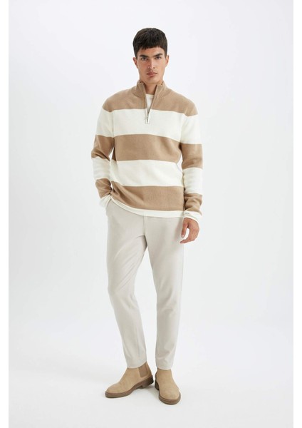 Standart Fit Normal Kesim Çizgili Dik Yaka Fermuarlı Triko Kazak A9518AX24WN