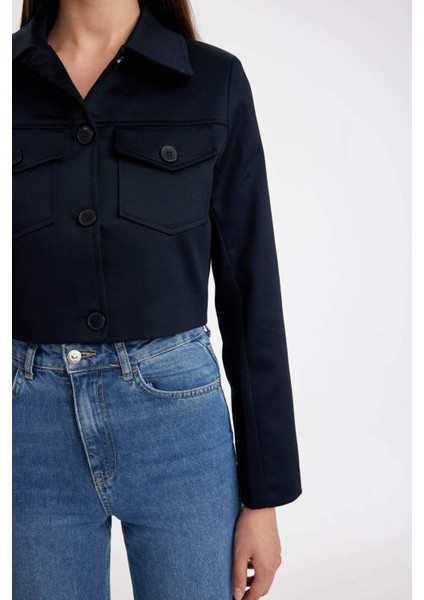 Crop Gömlek Yaka Düğmeli Cep Detaylı Blazer Ceket D4276AX24AU