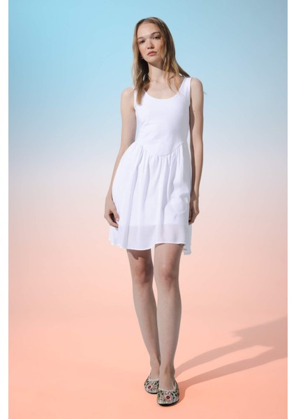 Coool Yuvarlak Yaka Beyaz Kalın Askılı Mini Elbise D5005AX24HS