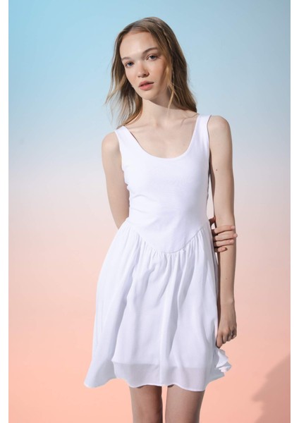 Coool Yuvarlak Yaka Beyaz Kalın Askılı Mini Elbise D5005AX24HS