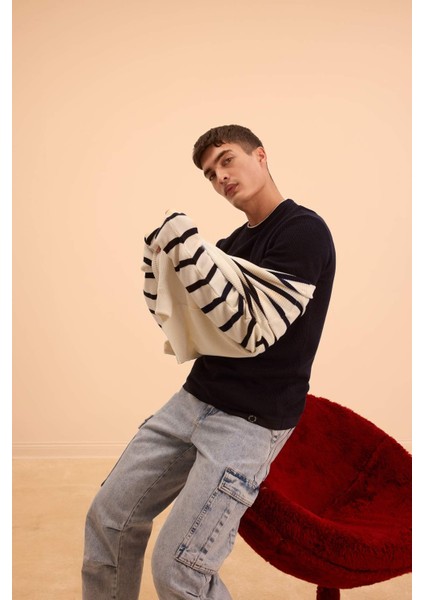 Relax Fit Bisiklet Yaka Yaka İçi Penye Detaylı Pamuklu Triko Kazak D3290AX24AU