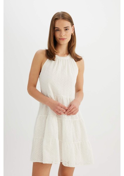 A Kesim Halter Yaka Brode Kolsuz Mini Elbise D4400AX24HS