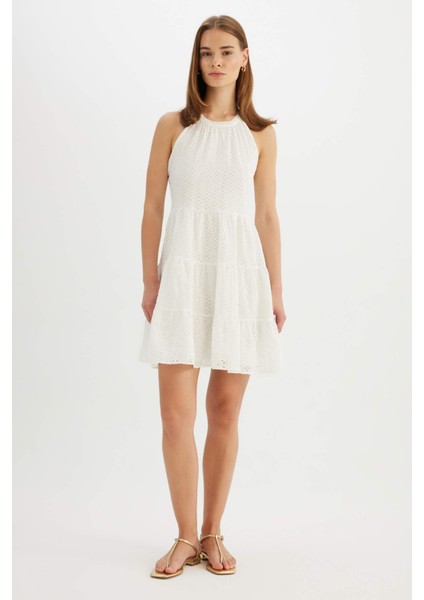 A Kesim Halter Yaka Brode Kolsuz Mini Elbise D4400AX24HS