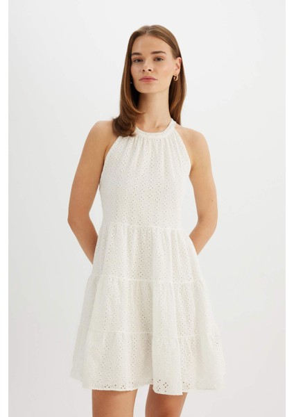 A Kesim Halter Yaka Brode Kolsuz Mini Elbise D4400AX24HS