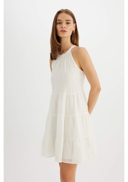 A Kesim Halter Yaka Brode Kolsuz Mini Elbise D4400AX24HS