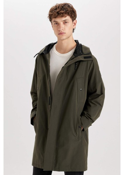 Su Geçirmez Regular Fit Kapüşonlu Fermuarlı Cepli Uzun Mevsimlik Yağmurluk Hafif Mont D5031AX24WN