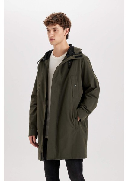 Su Geçirmez Regular Fit Kapüşonlu Fermuarlı Cepli Uzun Mevsimlik Yağmurluk Hafif Mont D5031AX24WN