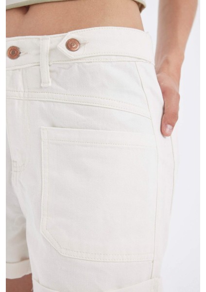 Mom Fit Yüksek Bel Katlamalı Paça Jean Şort D4585AX24HS