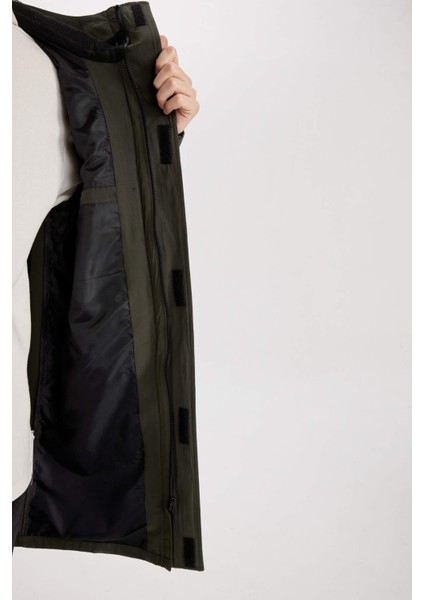 Su İtici Regular Fit Kapüşonlu Fermuarlı Cepli Uzun Mevsimlik Yağmurluk Hafif Mont D5031AX24WN