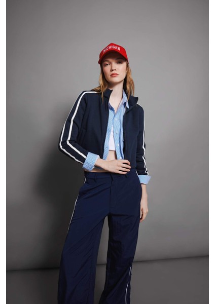 Fitted Dik Yaka Basic Düz Cepli Fermuarlı Sweatshirt D4751AX24AU