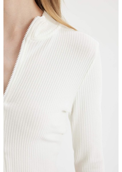 Fitted Dik Yaka Basic Düz Fermuarlı Fitilli Kaşkorse Crop Beyaz Hırka