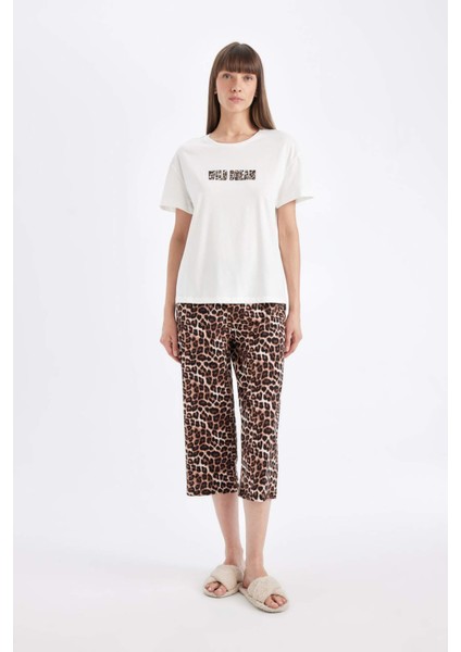 Fall in Love Pijama Takımı Regular Fit Leopar Desenli Kısa Kollu Üst Kapri Alt D4879AX24HS