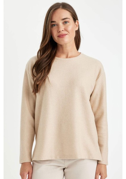 Relax Fit Bisiklet Yaka Fitilli Kaşkorse Yırtmaçlı Basic Düz Sweatshirt B2205AX24AU