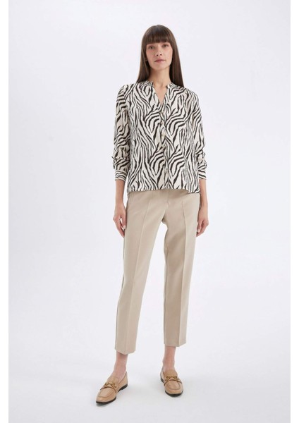 Regular Fit Apaş Yaka Desenli Katlamalı Kol Detaylı Düğmeli Uzun Kollu Gömlek D4901AX24AU