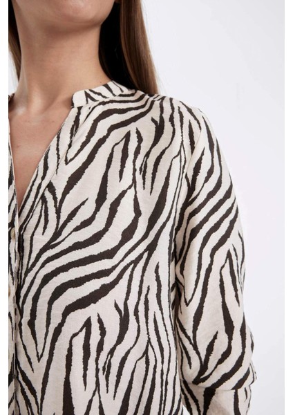 Regular Fit Apaş Yaka Desenli Katlamalı Kol Detaylı Düğmeli Uzun Kollu Gömlek D4901AX24AU