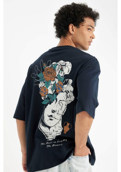 %100 Pamuk Loose Fit Bisiklet Yaka Sırt Baskılı Kısa Kollu Tişört B4320AX24AU