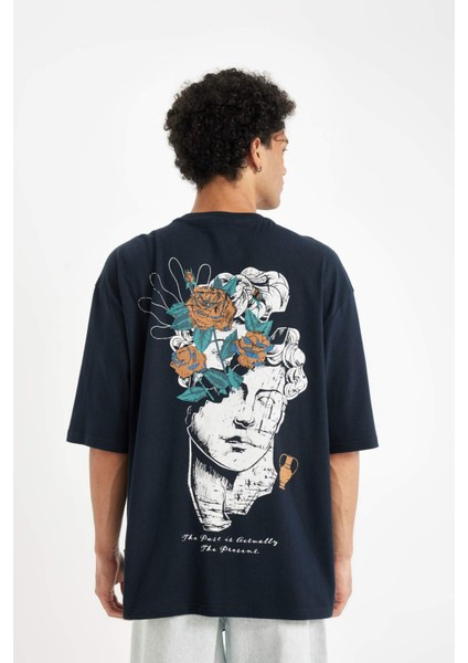 %100 Pamuk Loose Fit Bisiklet Yaka Sırt Baskılı Kısa Kollu Tişört B4320AX24AU