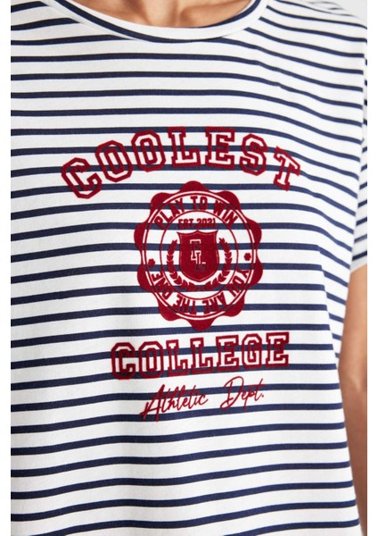 Pijama Takım Çizgili Baskılı Kısa Kollu Üst Basic Düz Beli Lastikli Alt-Fall in Love C5125AX24AU