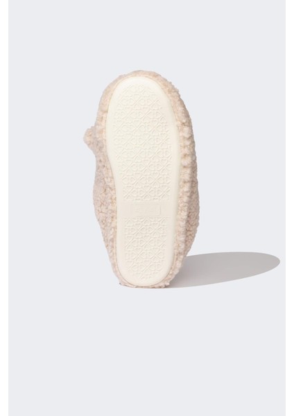 Kadın Fiyonklu Düz Taban Pelüş Ev Terliği