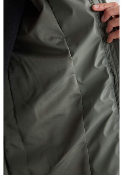 Regular Fit Kapüşonlu Fermuarlı Cepli Parka D5953AX24WN