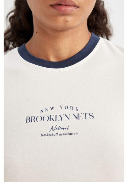 Fit NBA Brooklyn Nets Cropped Fit Bisiklet Yaka Kısa Kollu Tişört C8102AX24AU