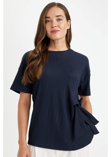 Relax Fit Bisiklet Yaka Bağlamalı Bürümcük Kısa Kollu Tişört D5446AX24AU