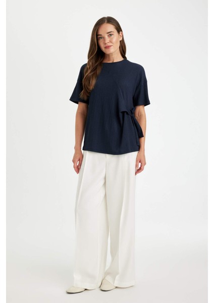 Relax Fit Bisiklet Yaka Bağlamalı Bürümcük Kısa Kollu Tişört D5446AX24AU