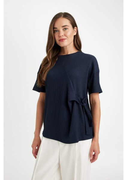 Relax Fit Bisiklet Yaka Bağlamalı Bürümcük Kısa Kollu Tişört D5446AX24AU