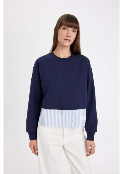 Relax Fit Bisiklet Yaka Etek Ucu Detaylı Basic Düz Sweatshirt