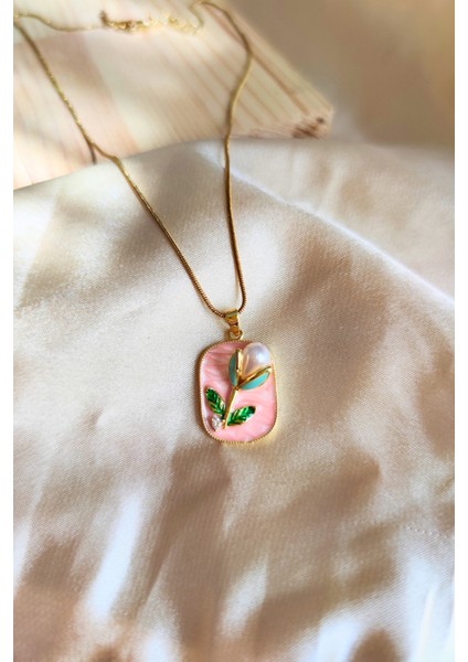 Incili Sedefli Kabartmalı Çiçek Çelik Kolye