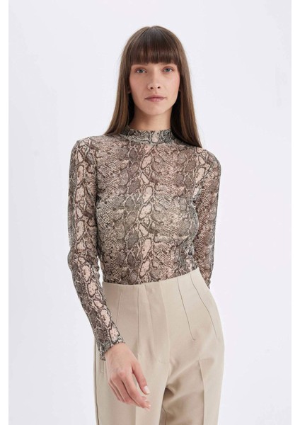 Slim Fit Dar Kesim Yarım Balıkçı Yaka Yılan Desenli Tül Uzun Kollu Tişört D5505AX24AU