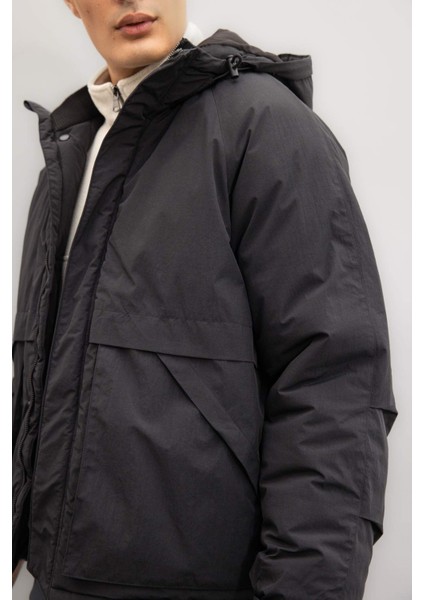 Regular Fit Kapüşonlu Fermuarlı Cepli Mont D6010AX24WN