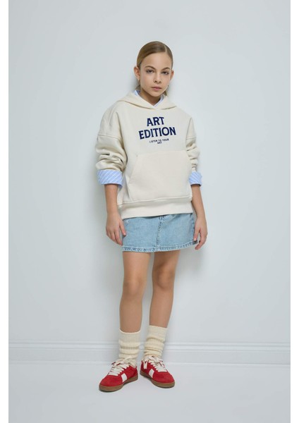 Kız Çocuk Oversize Geniş Kalıp Kapüşonlu Baskılı İçi Yumuşak Tüylü Sweatshirt D4296A824WN
