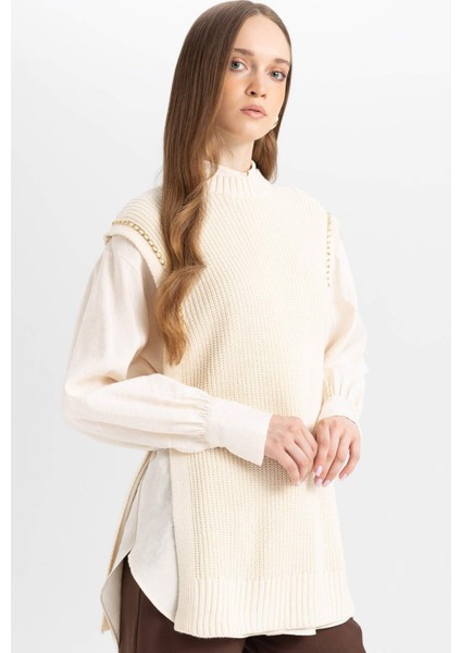 Yarım Balıkçı Yaka Basic Düz Yan Yırtmaçlı Triko Süveter D5022AX24AU