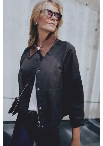 Regular Kalıp İnce Mumlu Kadife Ceket Mont Polo Yaka Çıtçıtlı Cepli Mevsimlik D5766AX24WN