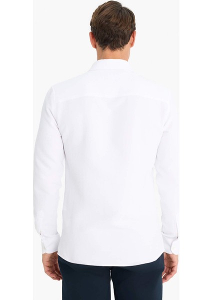 Slim Fit Dar Kesim Polo Yaka Dokulu Uzun Kollu Beyaz Gömlek T2066AZ25SP