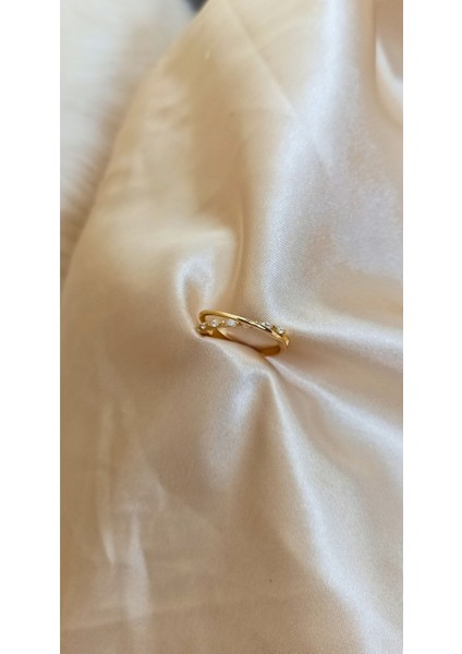 Zarif Minik Taşlı Sarmal Gold Ayarlanabilir Yüzük