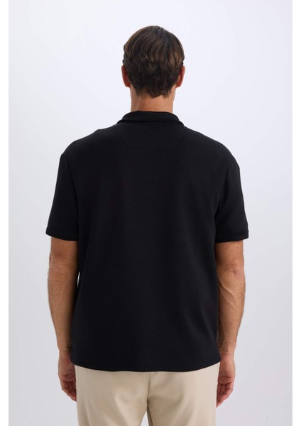 Regular Fit Dik Yaka Yarım Fermuarlı Ağır Kumaş Kısa Kollu Tişört