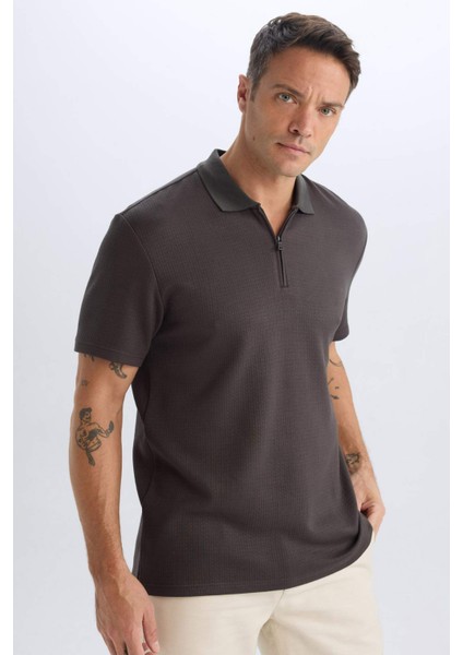 Regular Fit Polo Yaka Yarım Fermuarlı Kısa Kollu Tişört