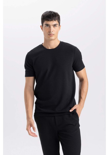 Slim Fit Dar Kesim Bisiklet Yaka Basic Düz Kısa Kollu Siyah Tişört M6608AZ25SP