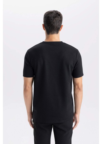 Slim Fit Dar Kesim Bisiklet Yaka Basic Düz Kısa Kollu Siyah Tişört M6608AZ25SP