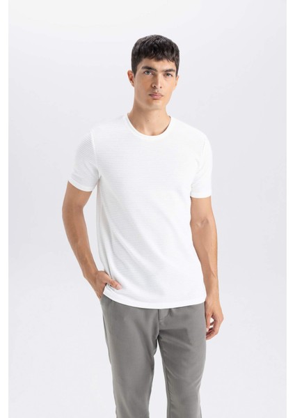 Slim Fit Dar Kesim Bisiklet Yaka Basic Düz Kısa Kollu Tişört M6608AZ25SP