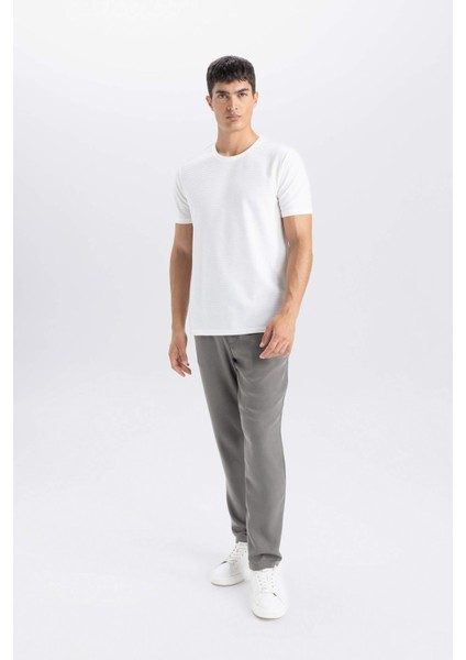 Slim Fit Dar Kesim Bisiklet Yaka Basic Düz Kısa Kollu Tişört M6608AZ25SP